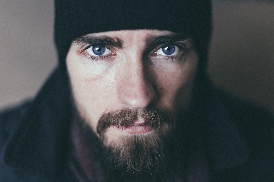 How to apply beard wax